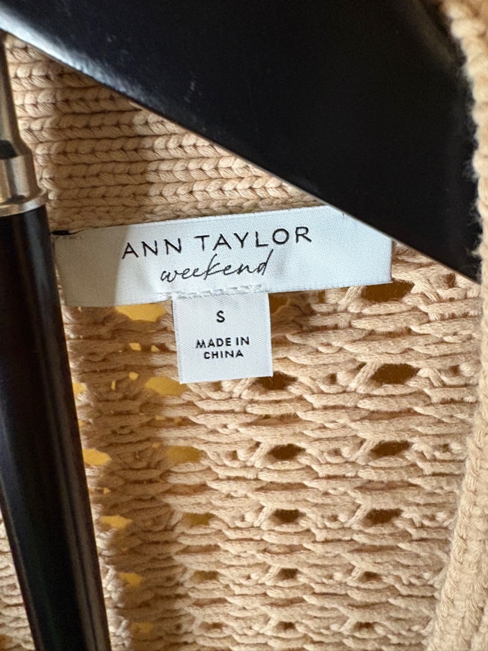 Ann Taylor Weekend Chunky Mesh Stitch V-Neck Light Beige Cardigan Sz Small - Picture 4 of 7